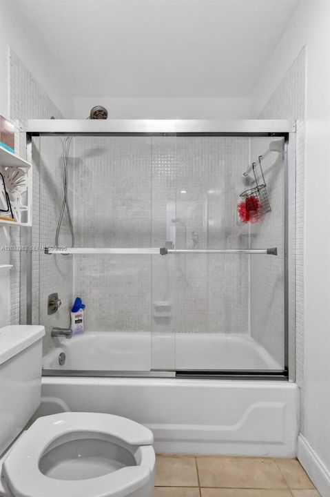 For Sale: $165,000 (2 beds, 2 baths, 865 Square Feet)