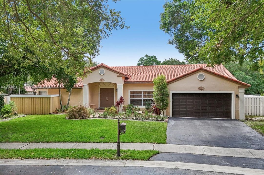 En Venta: $865,000 (4 camas, 2 baños, 2301 Pies cuadrados)