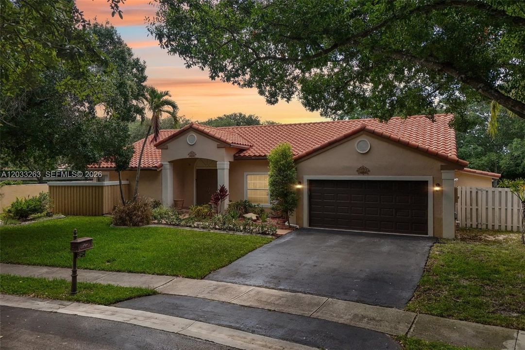 En Venta: $865,000 (4 camas, 2 baños, 2301 Pies cuadrados)