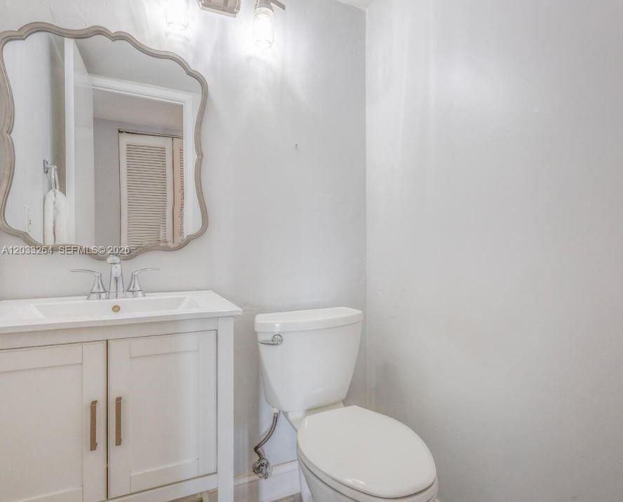 For Rent: $2,900 (2 beds, 1 baths, 955 Square Feet)
