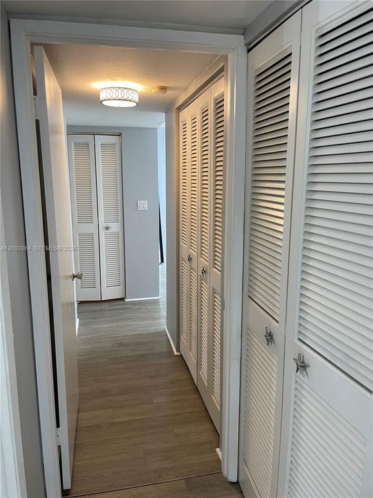 For Rent: $2,900 (2 beds, 1 baths, 955 Square Feet)