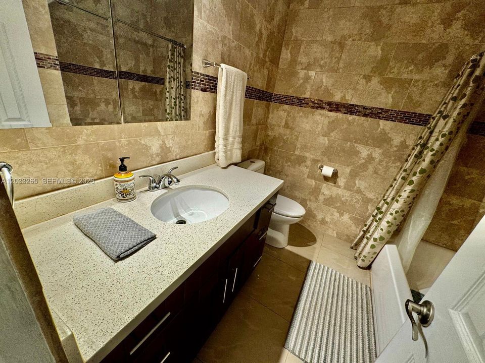 For Sale: $149,999 (2 beds, 1 baths, 880 Square Feet)