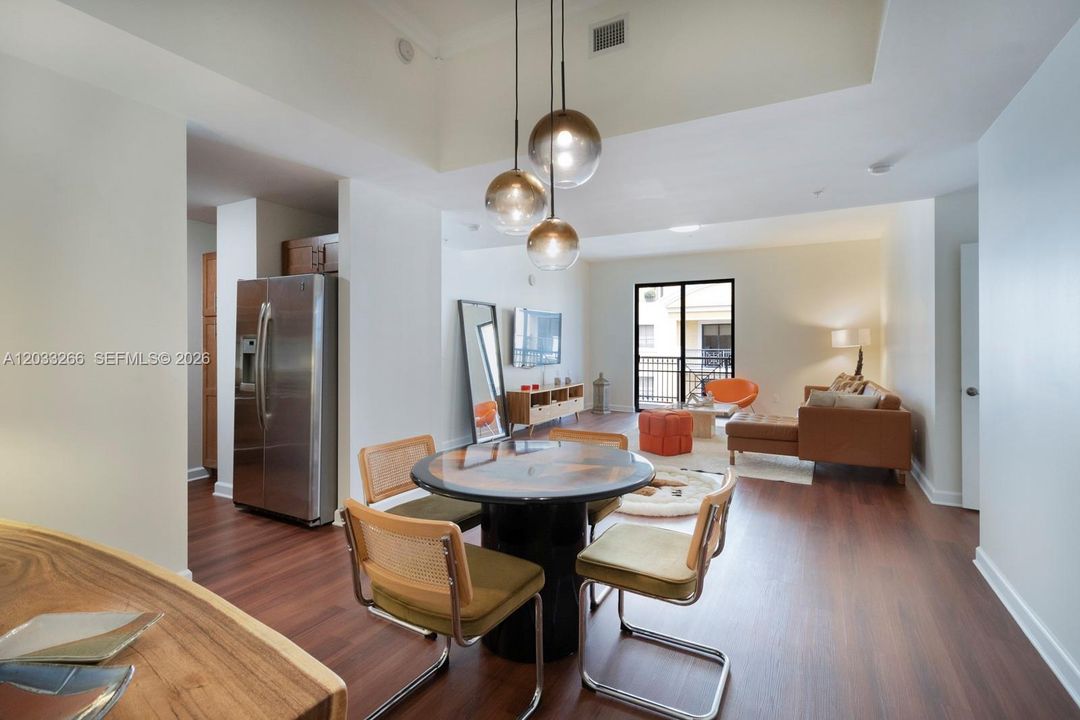For Rent: $3,200 (2 beds, 2 baths, 1211 Square Feet)