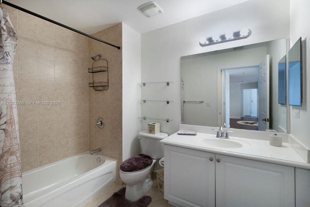 For Rent: $3,200 (2 beds, 2 baths, 1211 Square Feet)