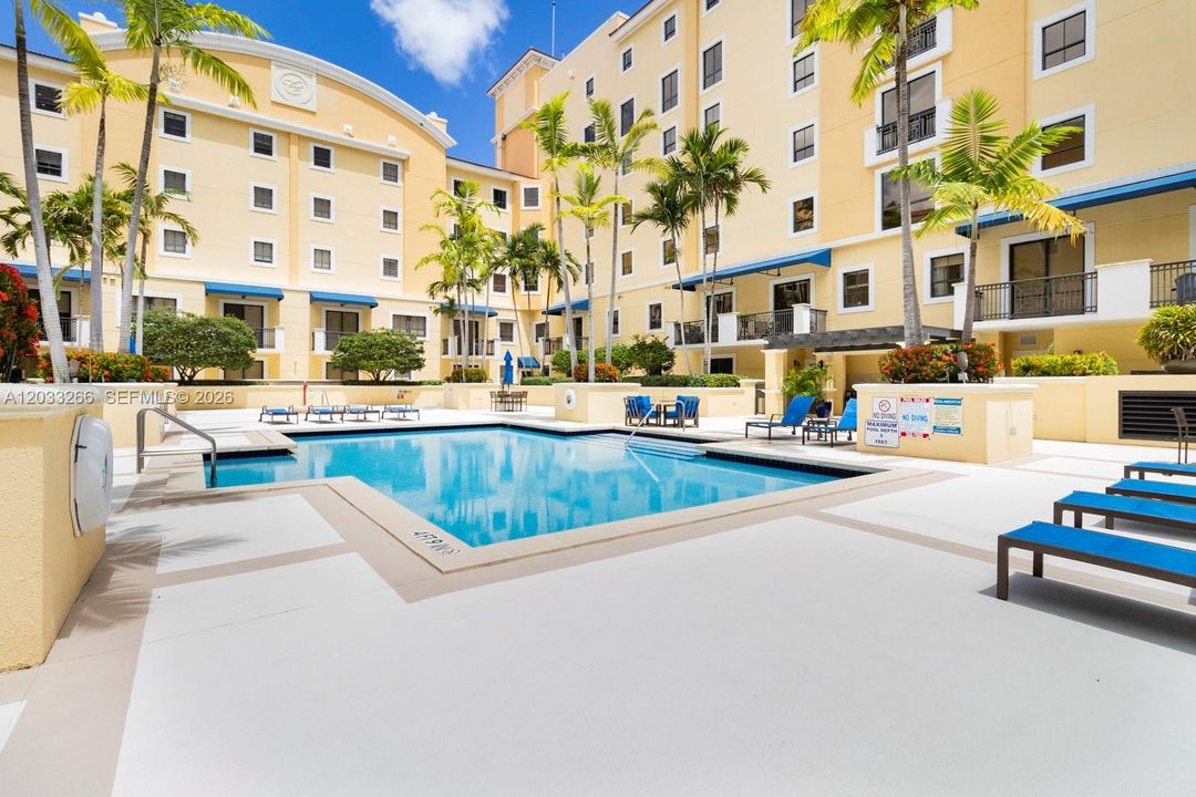 For Rent: $3,200 (2 beds, 2 baths, 1211 Square Feet)