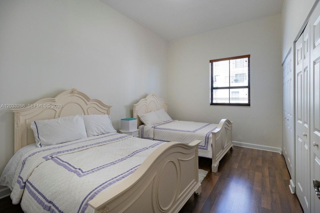 For Rent: $3,200 (2 beds, 2 baths, 1211 Square Feet)