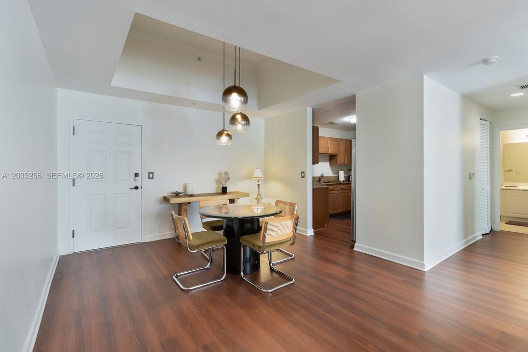 For Rent: $3,200 (2 beds, 2 baths, 1211 Square Feet)
