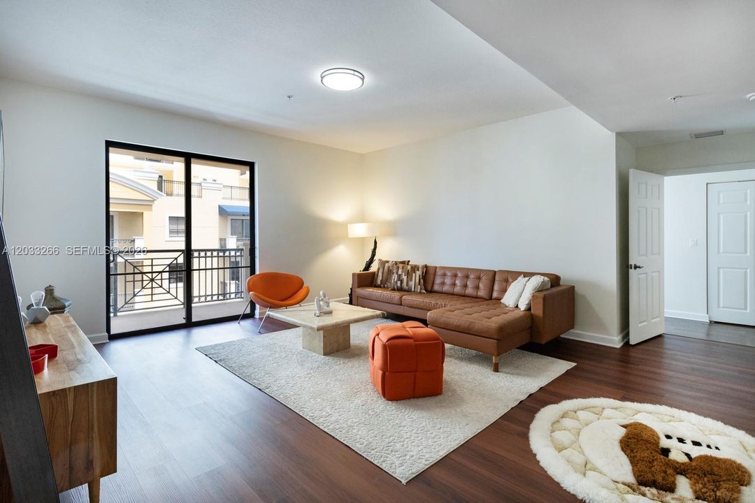 For Rent: $3,200 (2 beds, 2 baths, 1211 Square Feet)