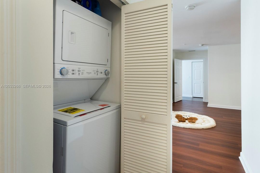 For Rent: $3,200 (2 beds, 2 baths, 1211 Square Feet)