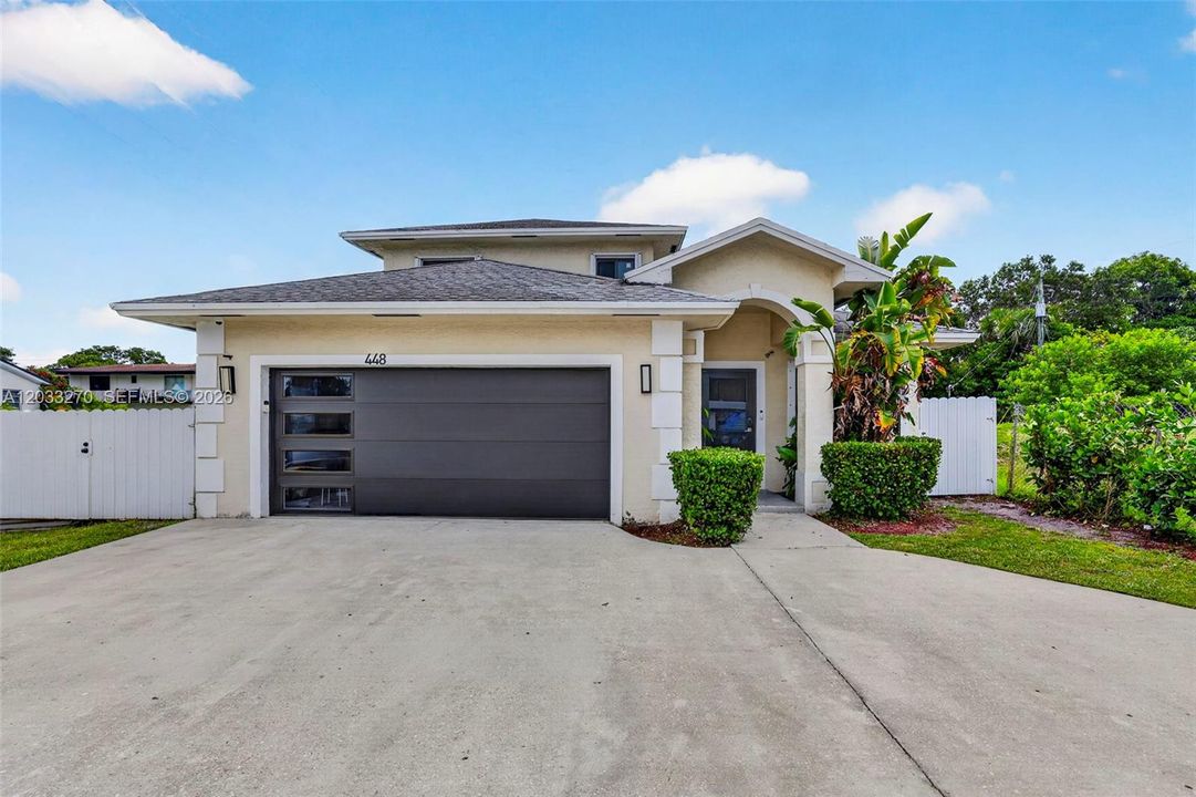 For Sale: $479,900 (4 beds, 2 baths, 1600 Square Feet)
