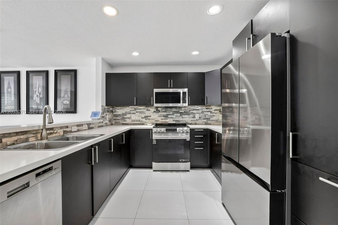 For Sale: $479,900 (4 beds, 2 baths, 1600 Square Feet)