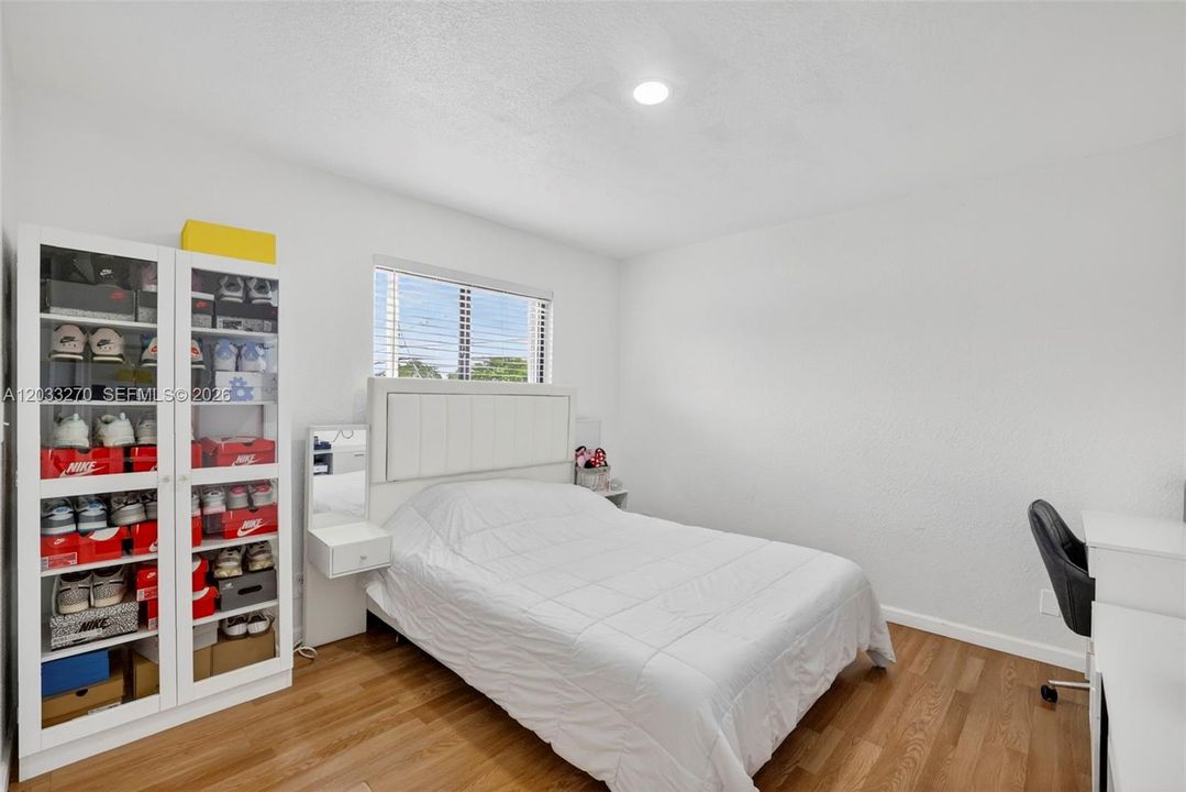 For Sale: $479,900 (4 beds, 2 baths, 1600 Square Feet)