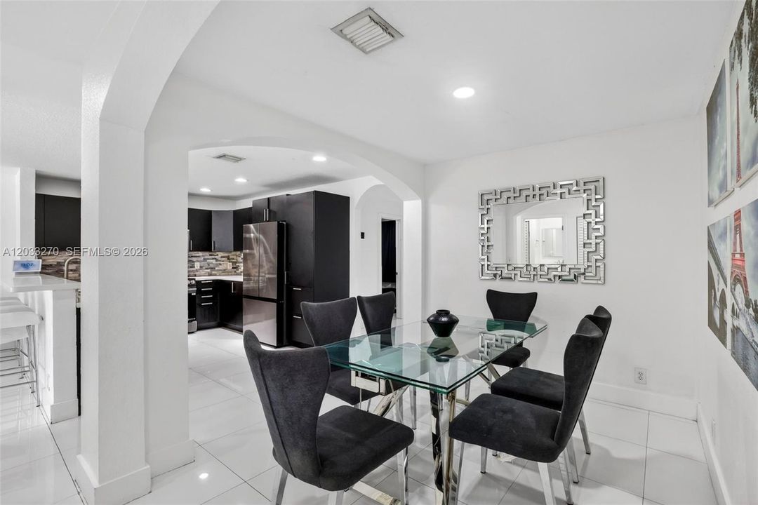 For Sale: $479,900 (4 beds, 2 baths, 1600 Square Feet)
