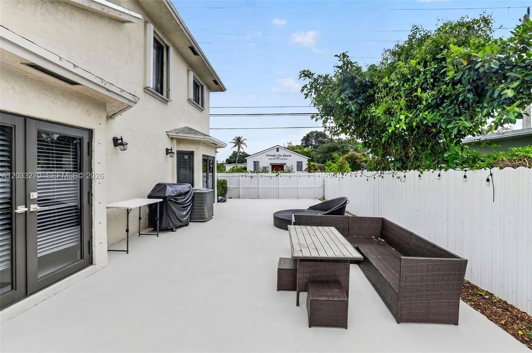 For Sale: $479,900 (4 beds, 2 baths, 1600 Square Feet)