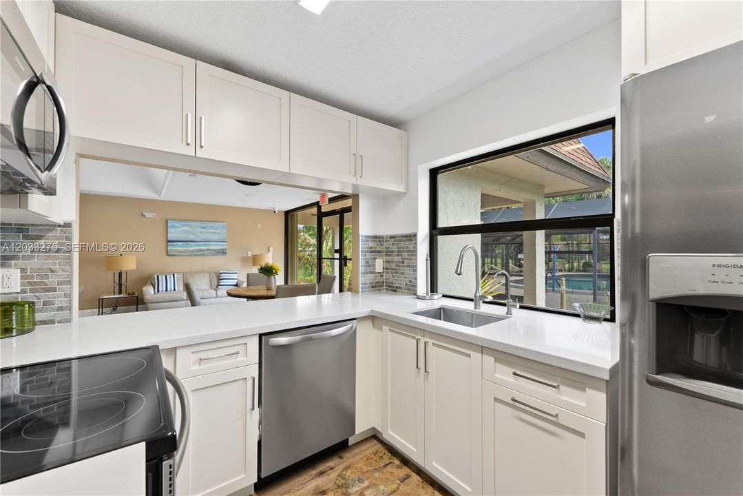 For Sale: $415,000 (2 beds, 2 baths, 1173 Square Feet)