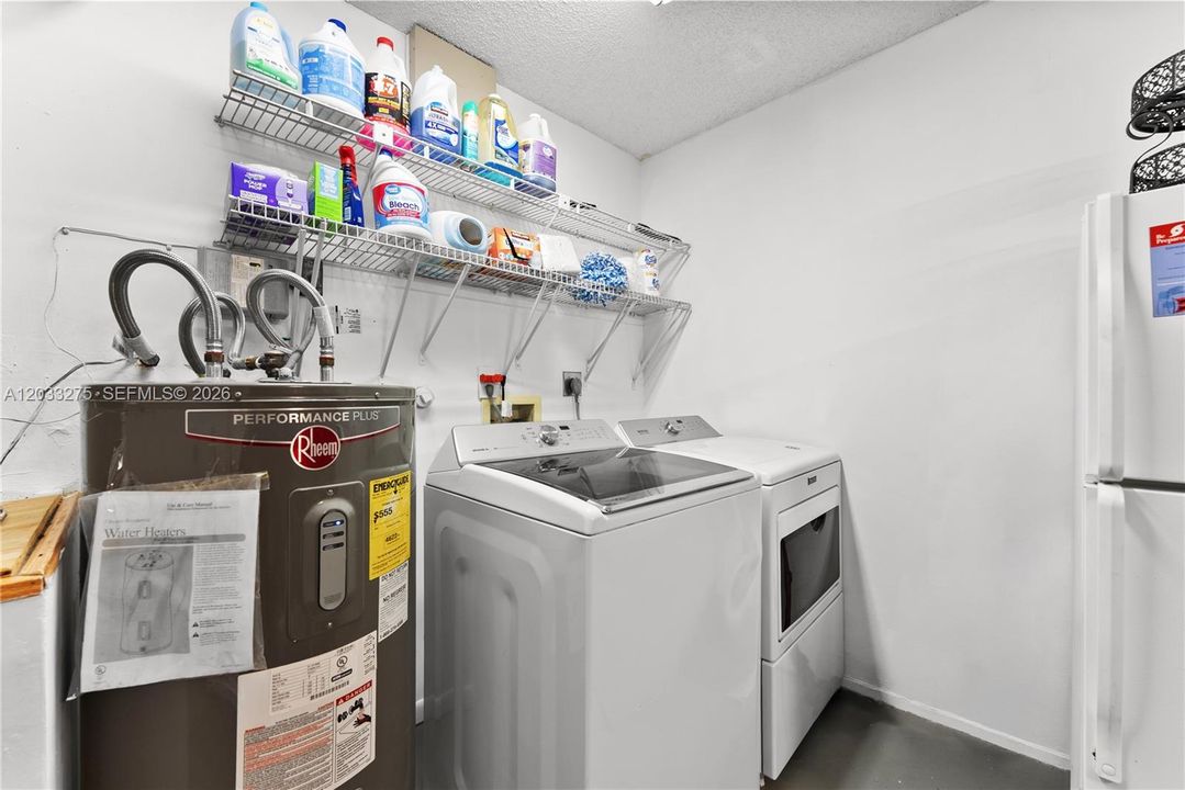 For Sale: $415,000 (2 beds, 2 baths, 1173 Square Feet)