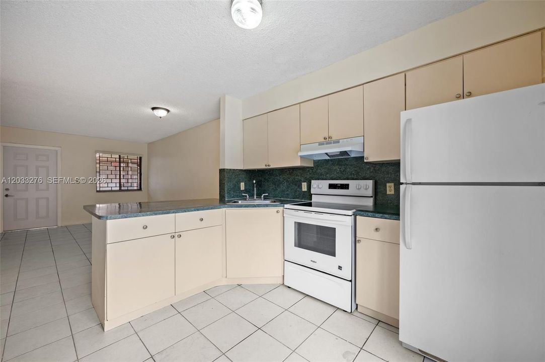 En Venta: $239,900 (2 camas, 2 baños, 812 Pies cuadrados)