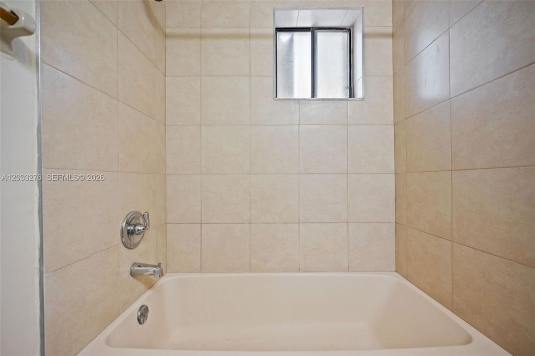 En Venta: $239,900 (2 camas, 2 baños, 812 Pies cuadrados)