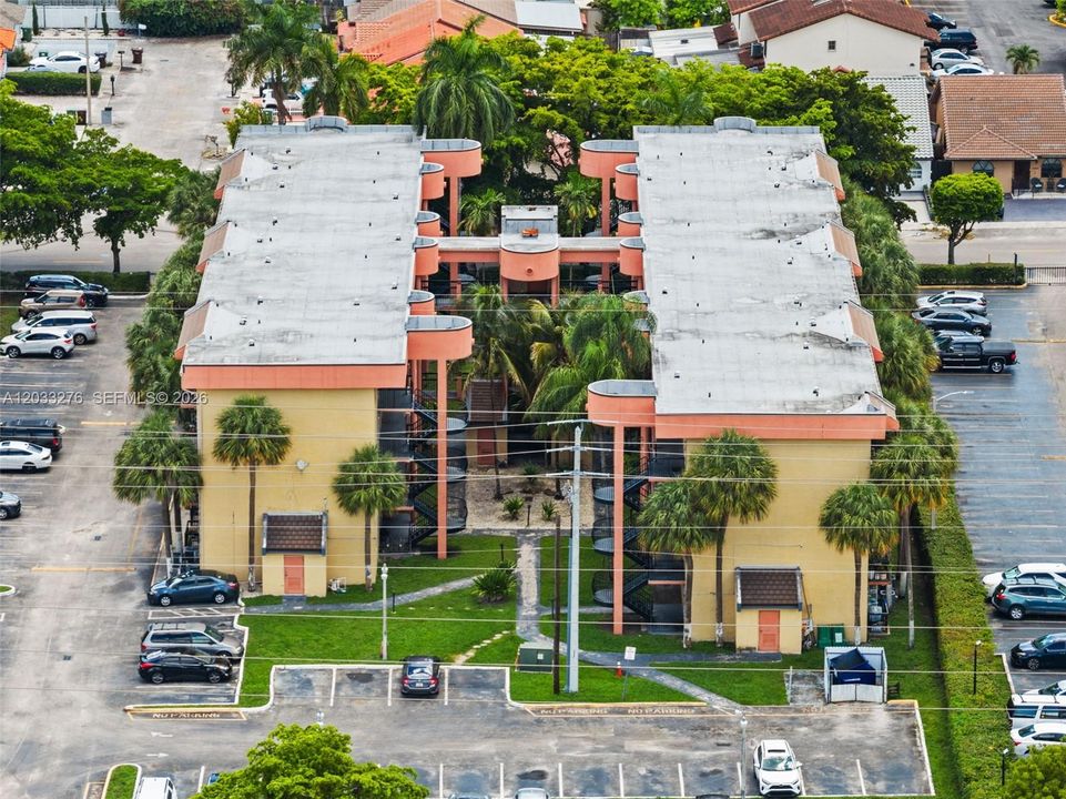 En Venta: $239,900 (2 camas, 2 baños, 812 Pies cuadrados)