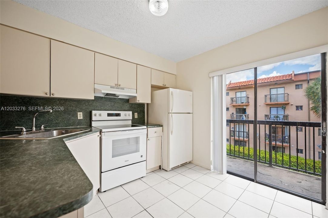 En Venta: $239,900 (2 camas, 2 baños, 812 Pies cuadrados)