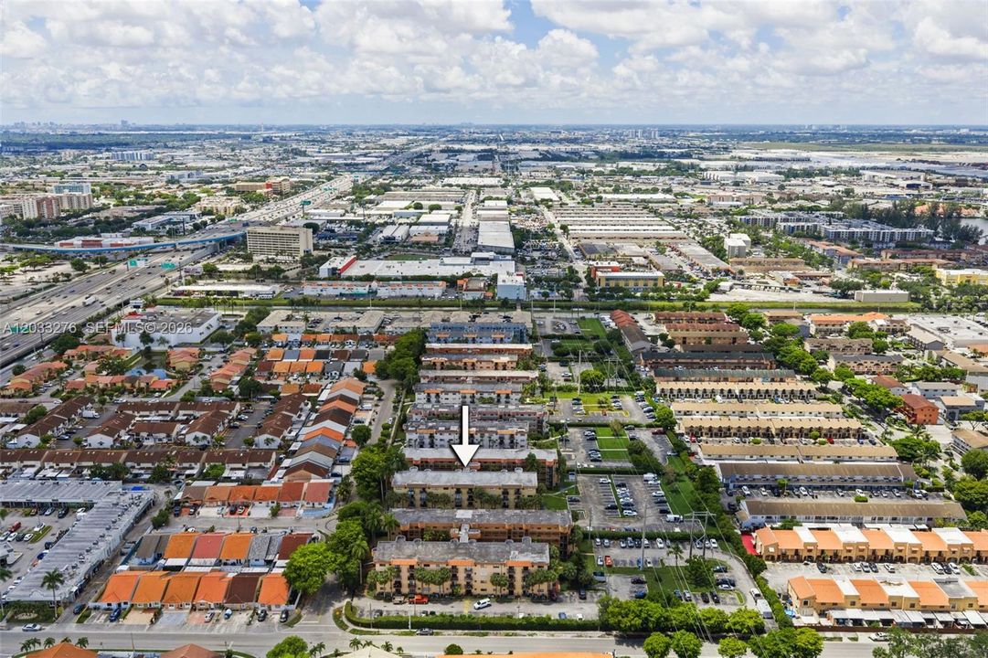 En Venta: $239,900 (2 camas, 2 baños, 812 Pies cuadrados)