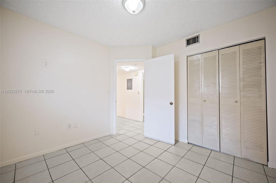 En Venta: $239,900 (2 camas, 2 baños, 812 Pies cuadrados)