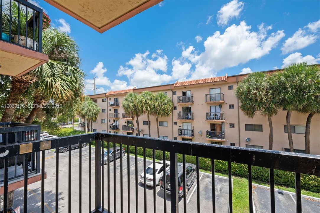 En Venta: $239,900 (2 camas, 2 baños, 812 Pies cuadrados)