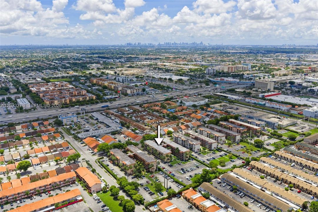 En Venta: $239,900 (2 camas, 2 baños, 812 Pies cuadrados)