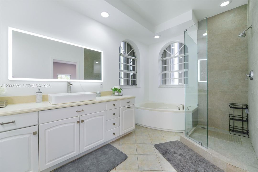 MASTER BATH