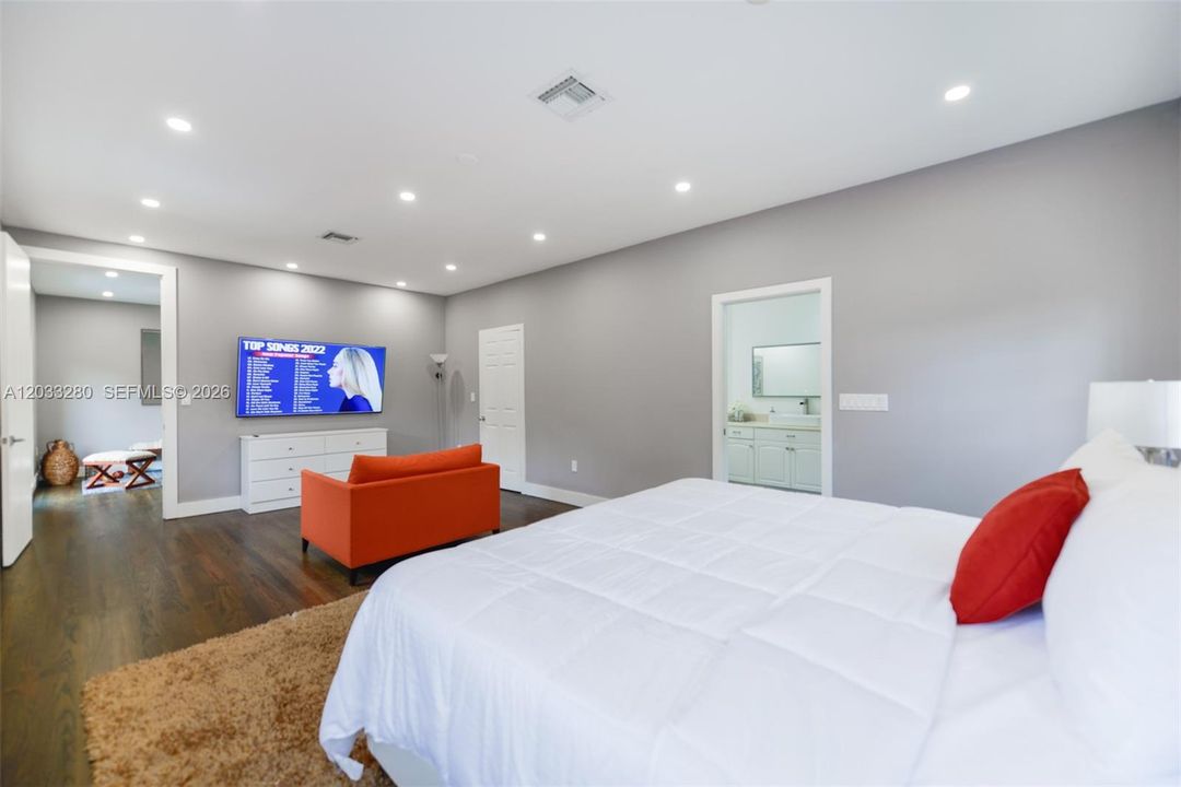 MASTER BEDROOM