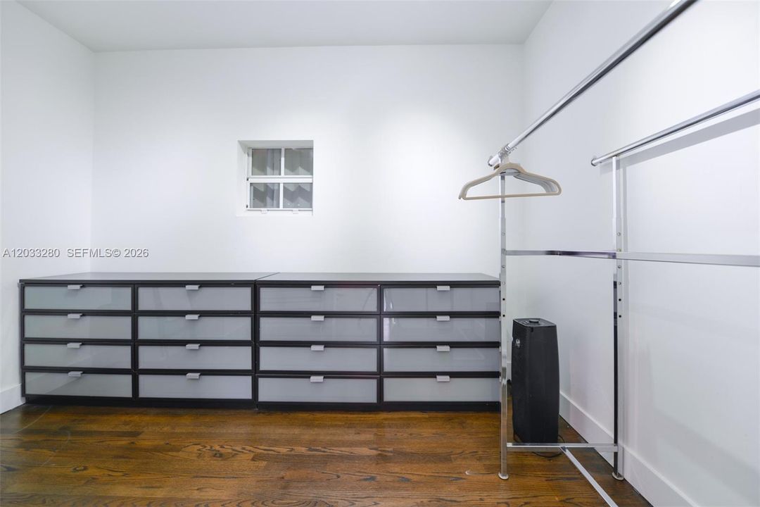 MASTER CLOSET
