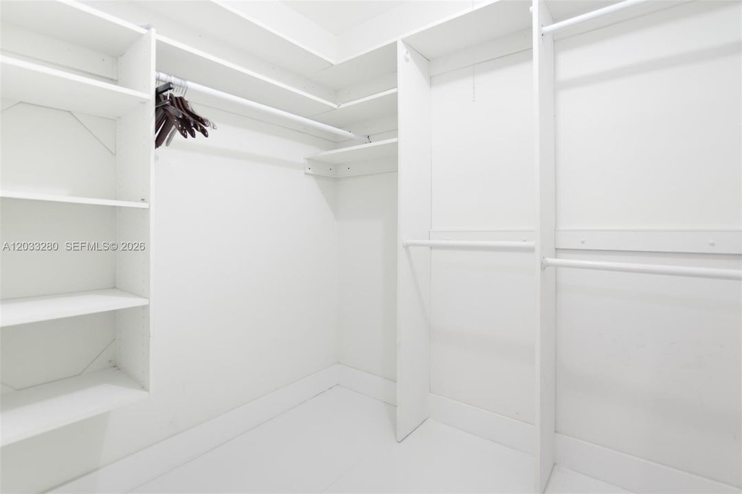 CLOSET BEDROOM 2