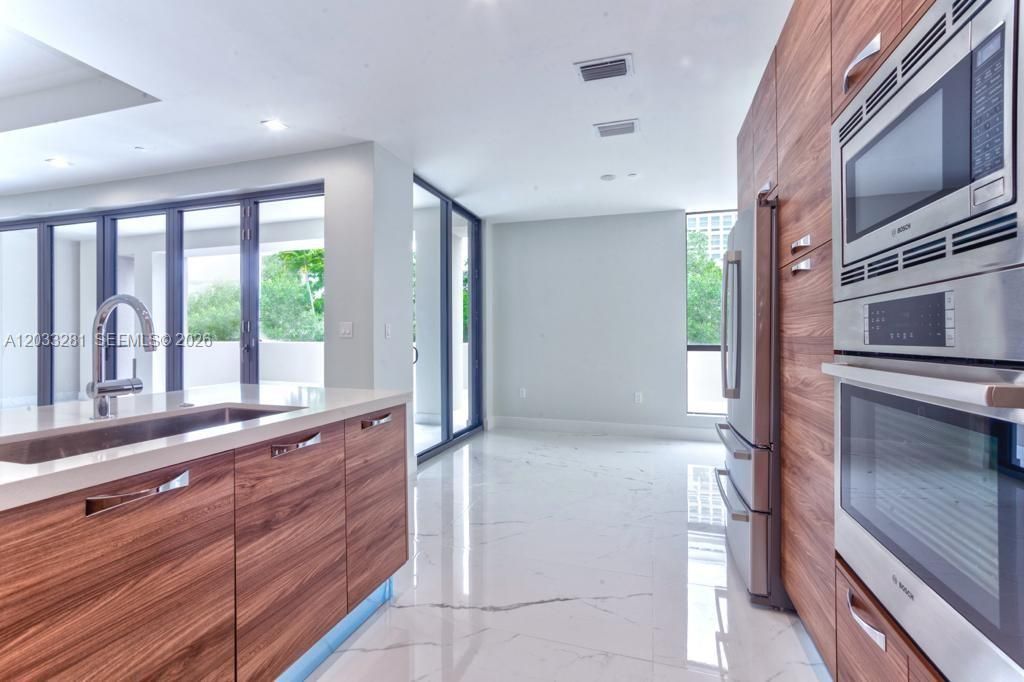 For Rent: $7,800 (2 beds, 2 baths, 2117 Square Feet)