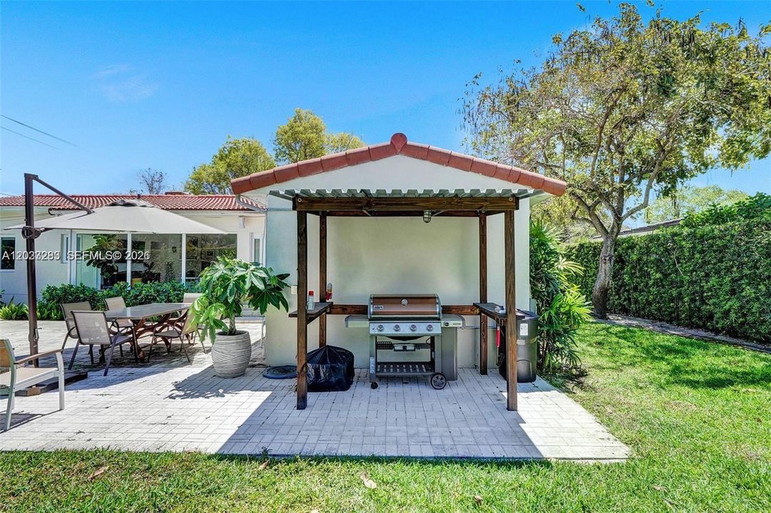 В аренду: $6,300 (3 спален, 2 ванн, 1869 Квадратных фут)