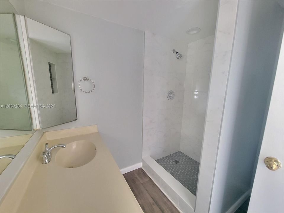 For Sale: $269,999 (2 beds, 2 baths, 1236 Square Feet)