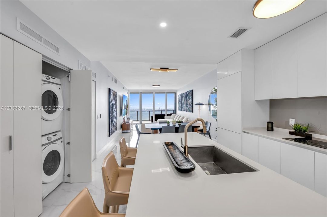 For Rent: $11,950 (3 beds, 3 baths, 1306 Square Feet)
