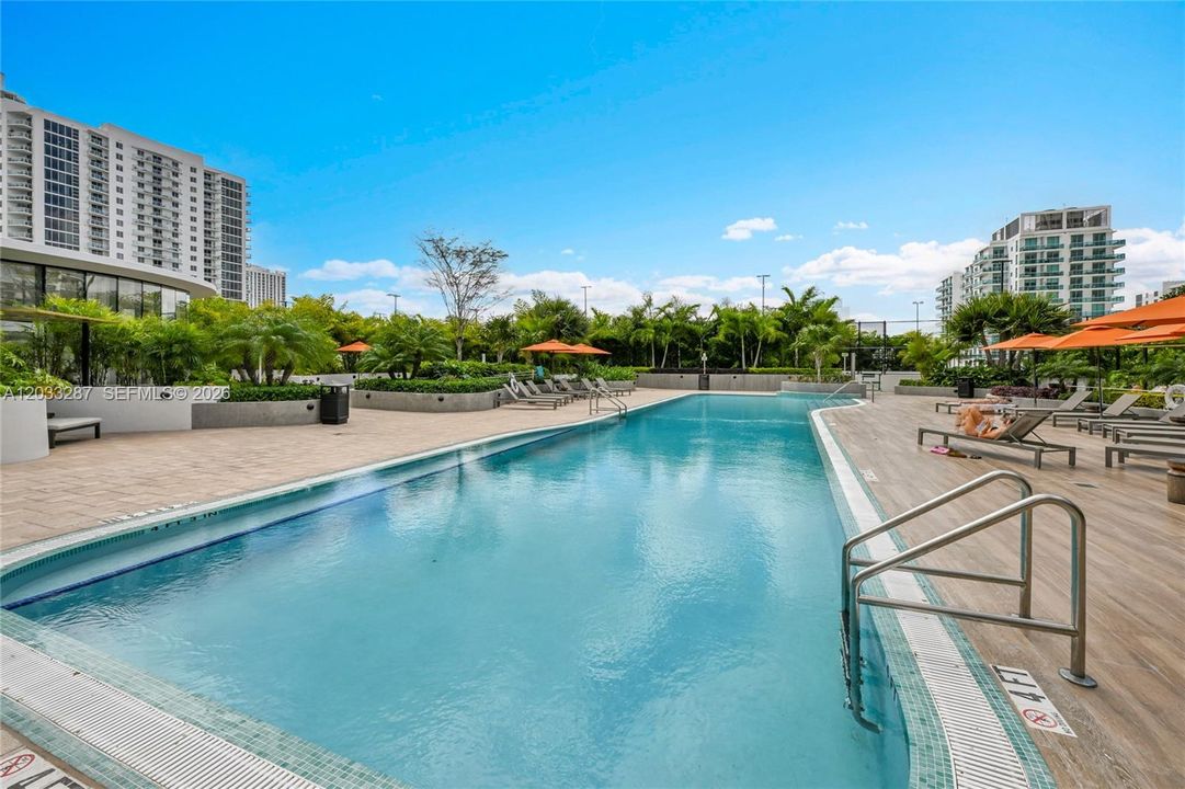 For Rent: $11,950 (3 beds, 3 baths, 1306 Square Feet)