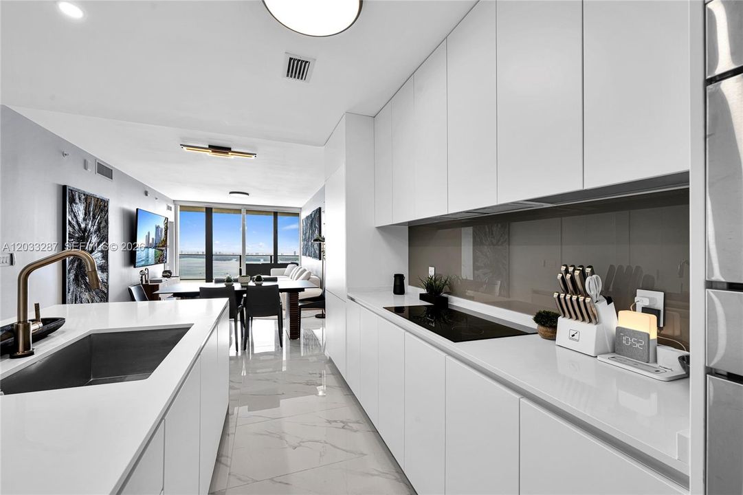 For Rent: $11,950 (3 beds, 3 baths, 1306 Square Feet)