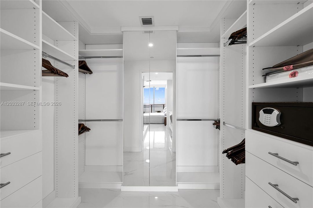 For Rent: $11,950 (3 beds, 3 baths, 1306 Square Feet)