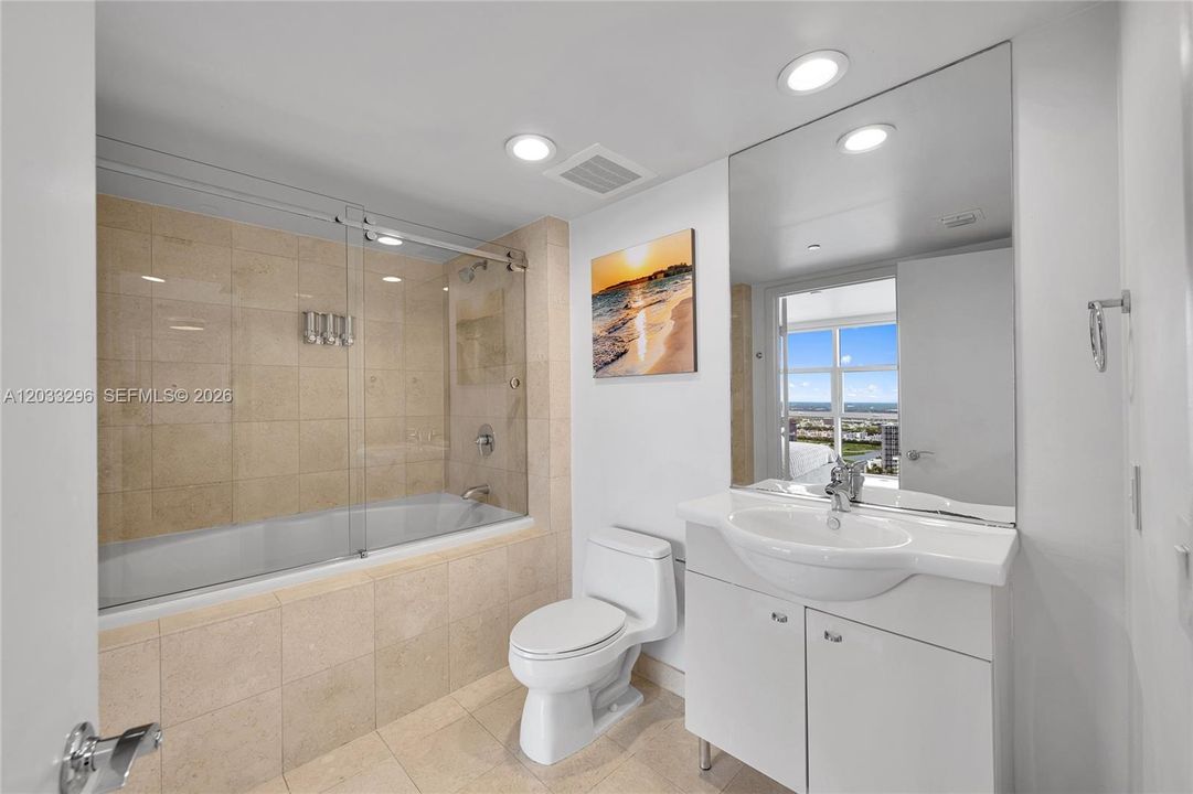 For Sale: $610,000 (1 beds, 1 baths, 871 Square Feet)