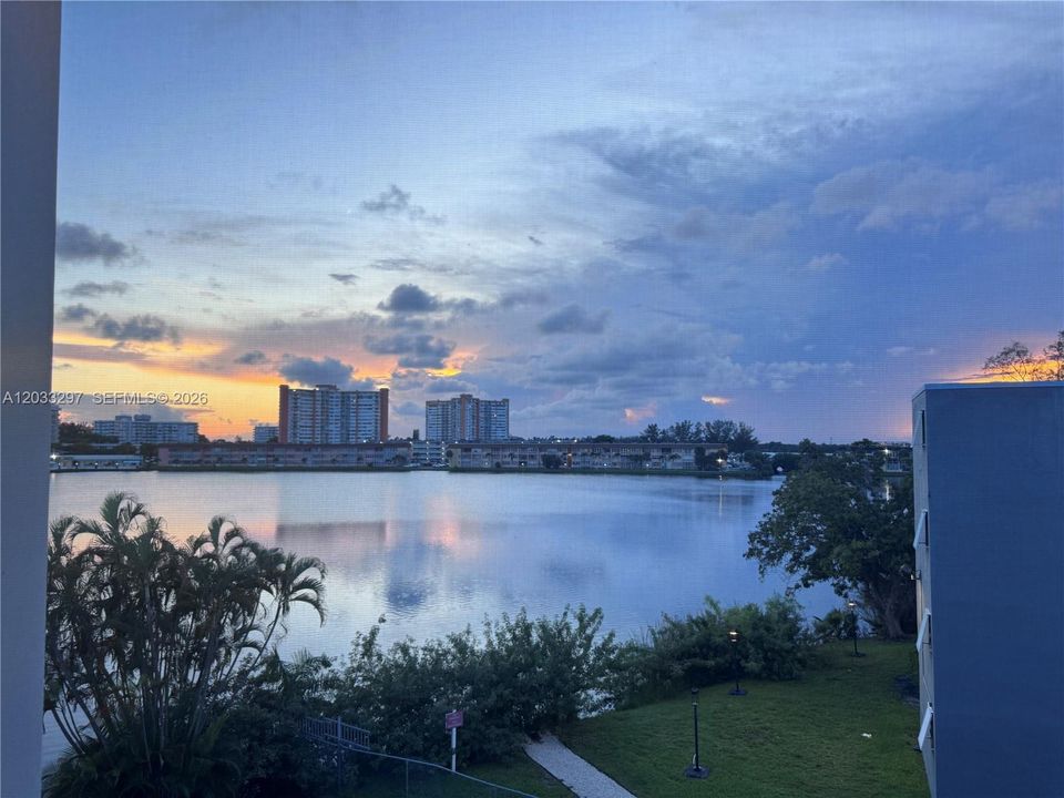 For Sale: $180,000 (2 beds, 2 baths, 1315 Square Feet)