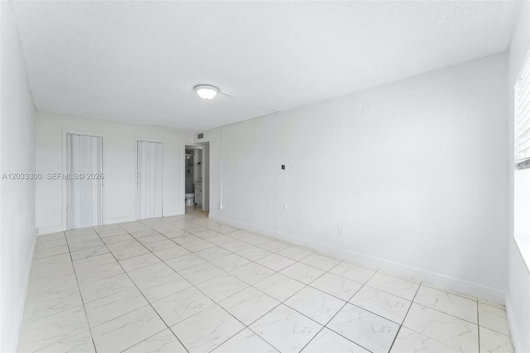 For Sale: $250,000 (2 beds, 2 baths, 1175 Square Feet)
