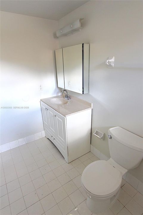 For Rent: $1,800 (1 beds, 1 baths, 600 Square Feet)