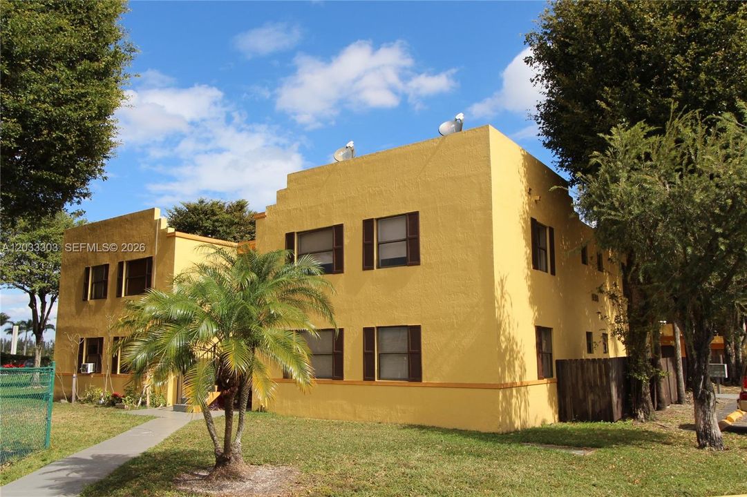 For Rent: $1,800 (1 beds, 1 baths, 600 Square Feet)