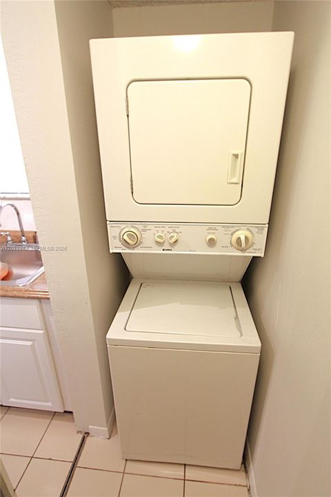 For Rent: $1,800 (1 beds, 1 baths, 600 Square Feet)