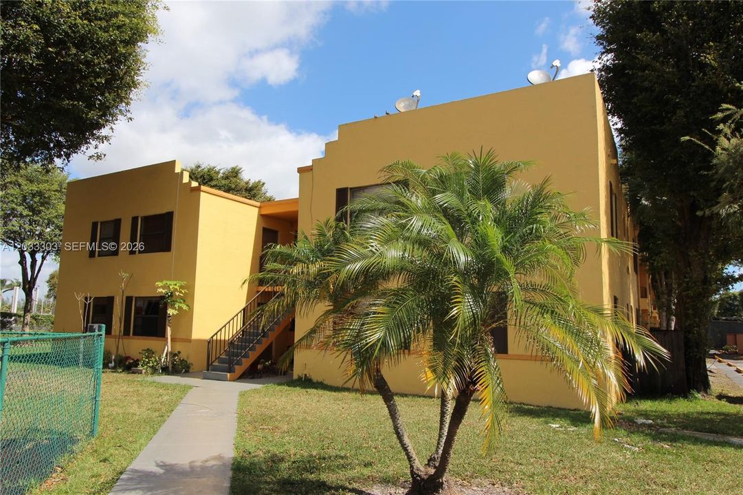 For Rent: $1,800 (1 beds, 1 baths, 600 Square Feet)