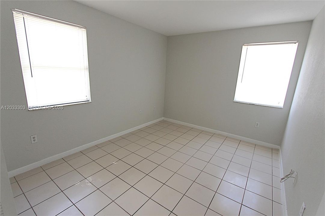 For Rent: $1,800 (1 beds, 1 baths, 600 Square Feet)