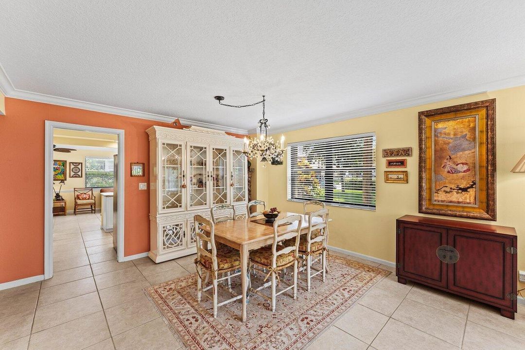 Dining into Kitchen