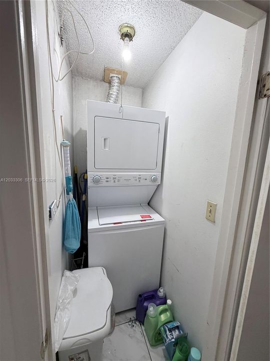 En Venta: $330,000 (3 camas, 2 baños, 1288 Pies cuadrados)