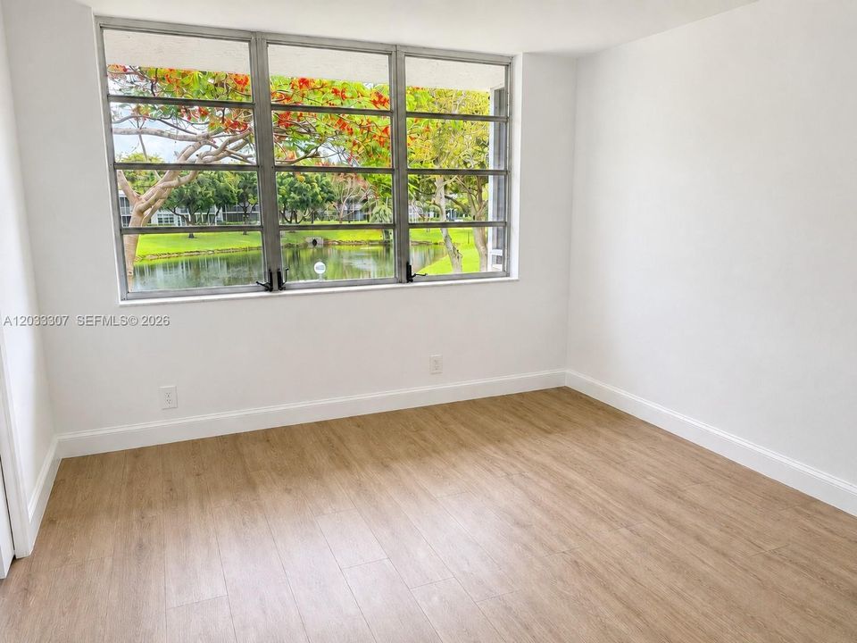2nd bedroom